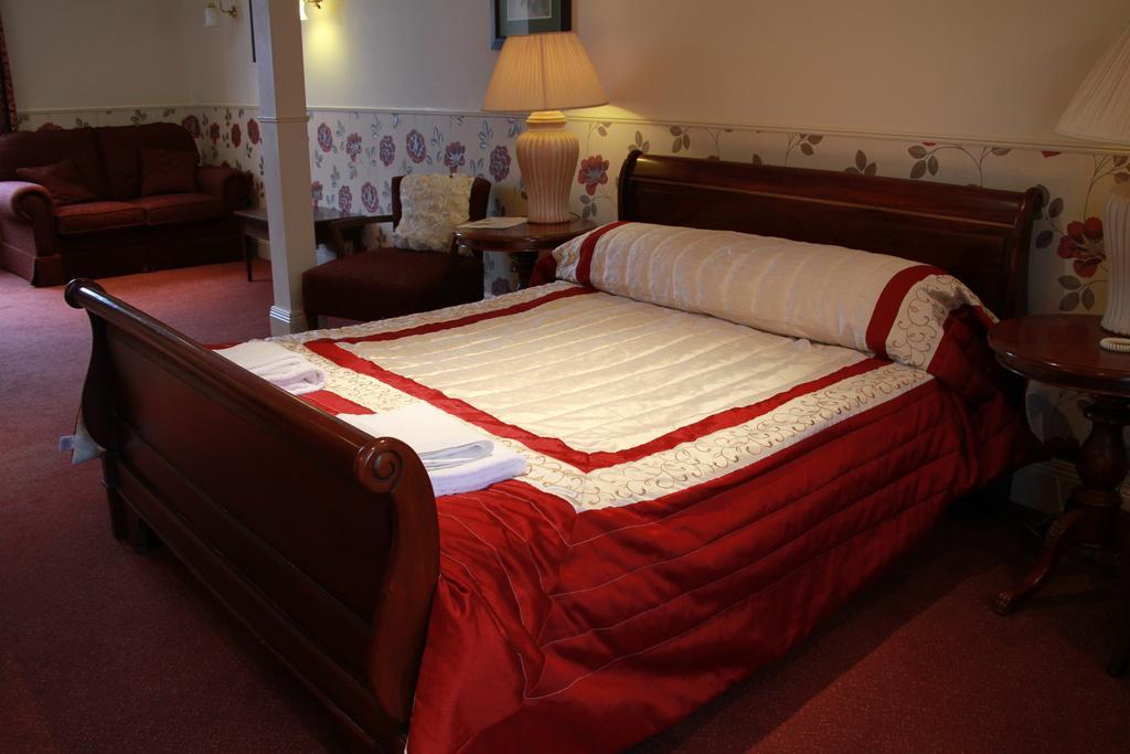 The Bell Hotel Clare Luaran gambar