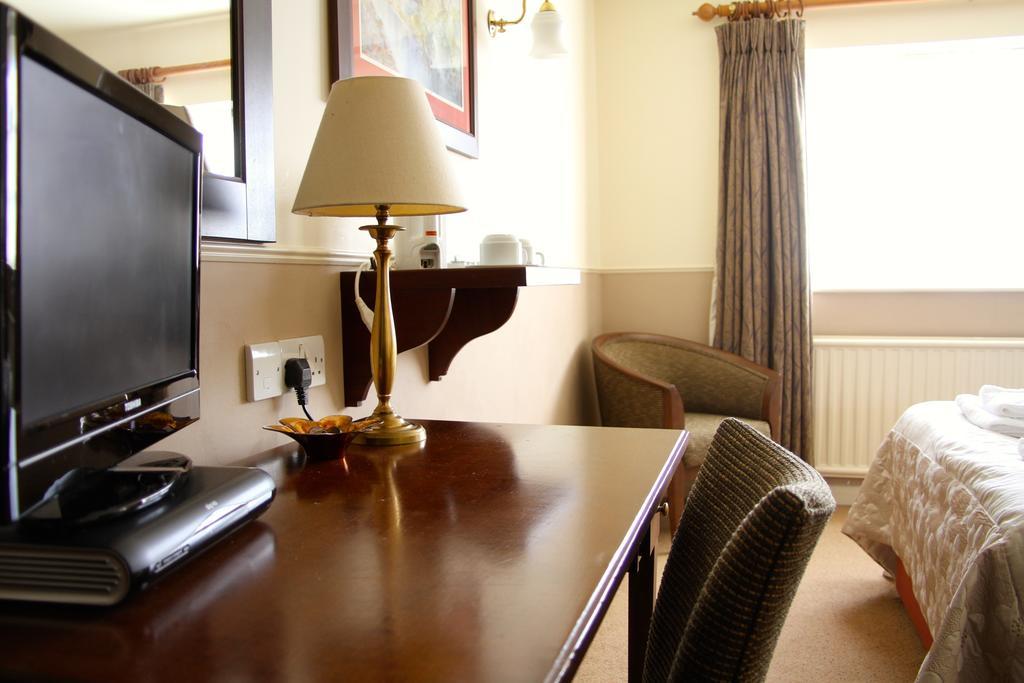 The Bell Hotel Clare Bilik gambar