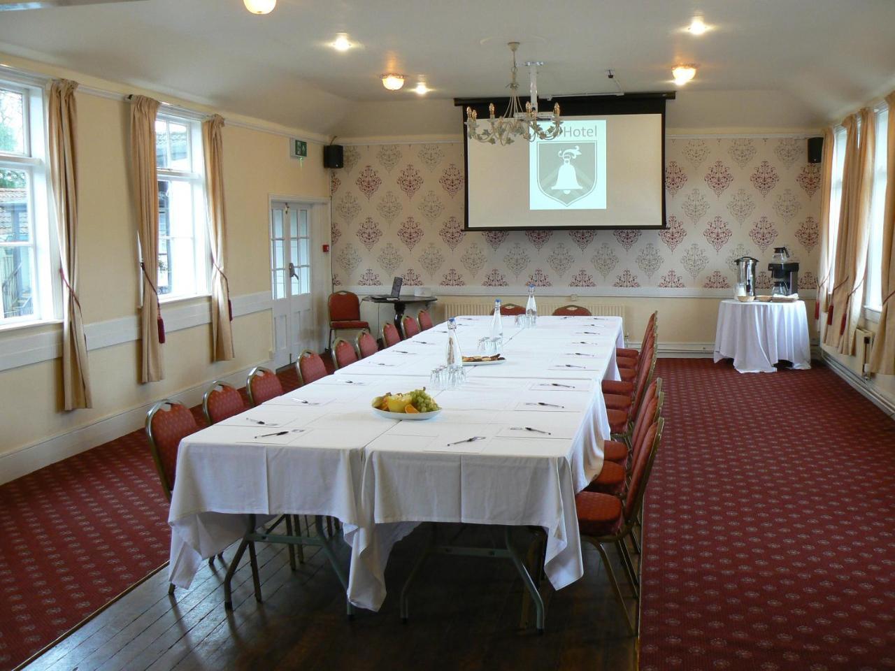 The Bell Hotel Clare Luaran gambar