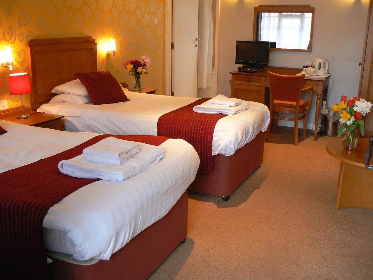 The Bell Hotel Clare Luaran gambar