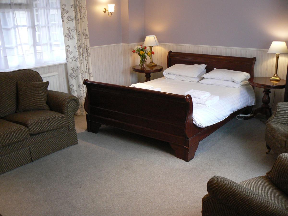 The Bell Hotel Clare Luaran gambar