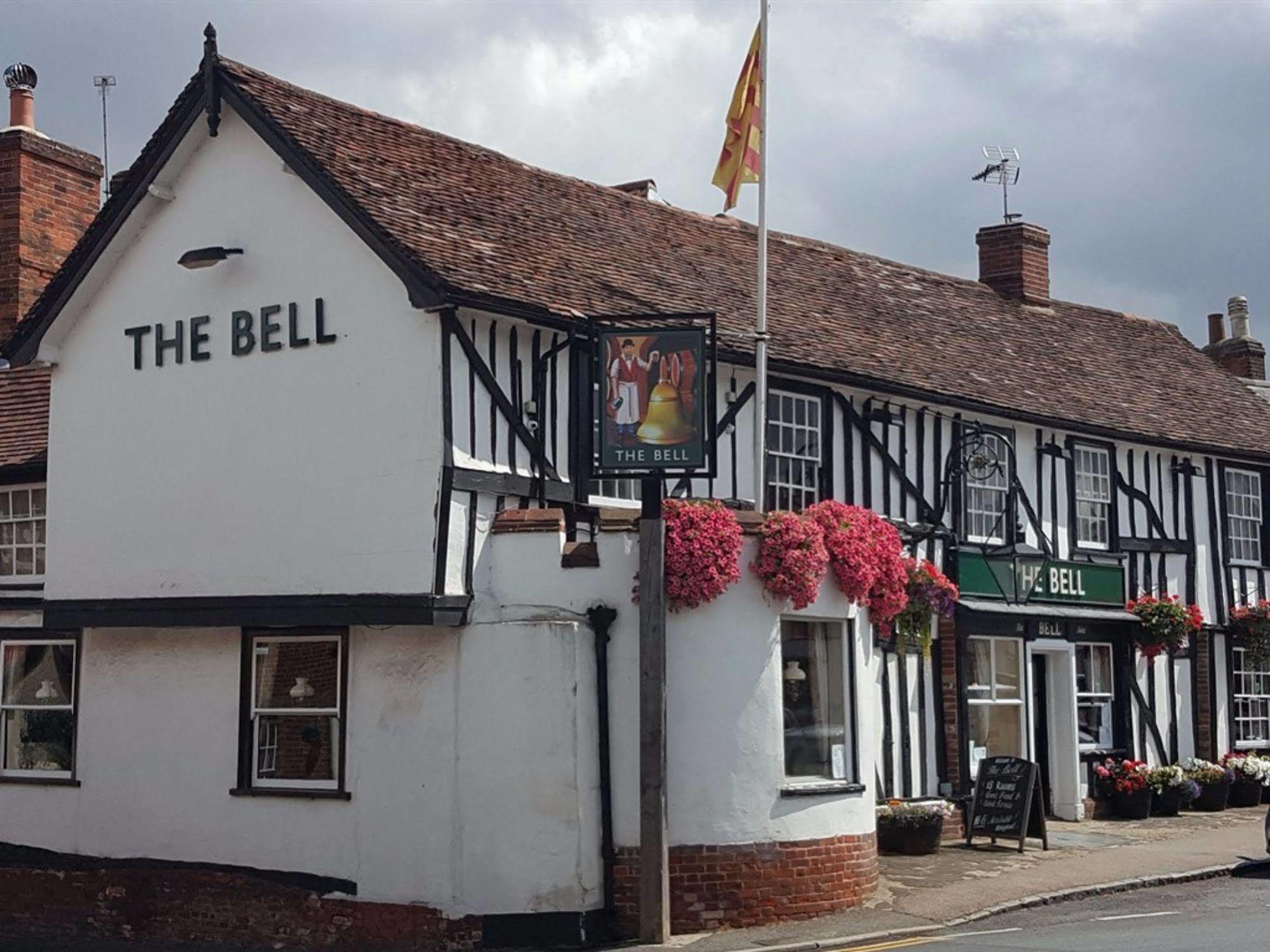 The Bell Hotel Clare Luaran gambar
