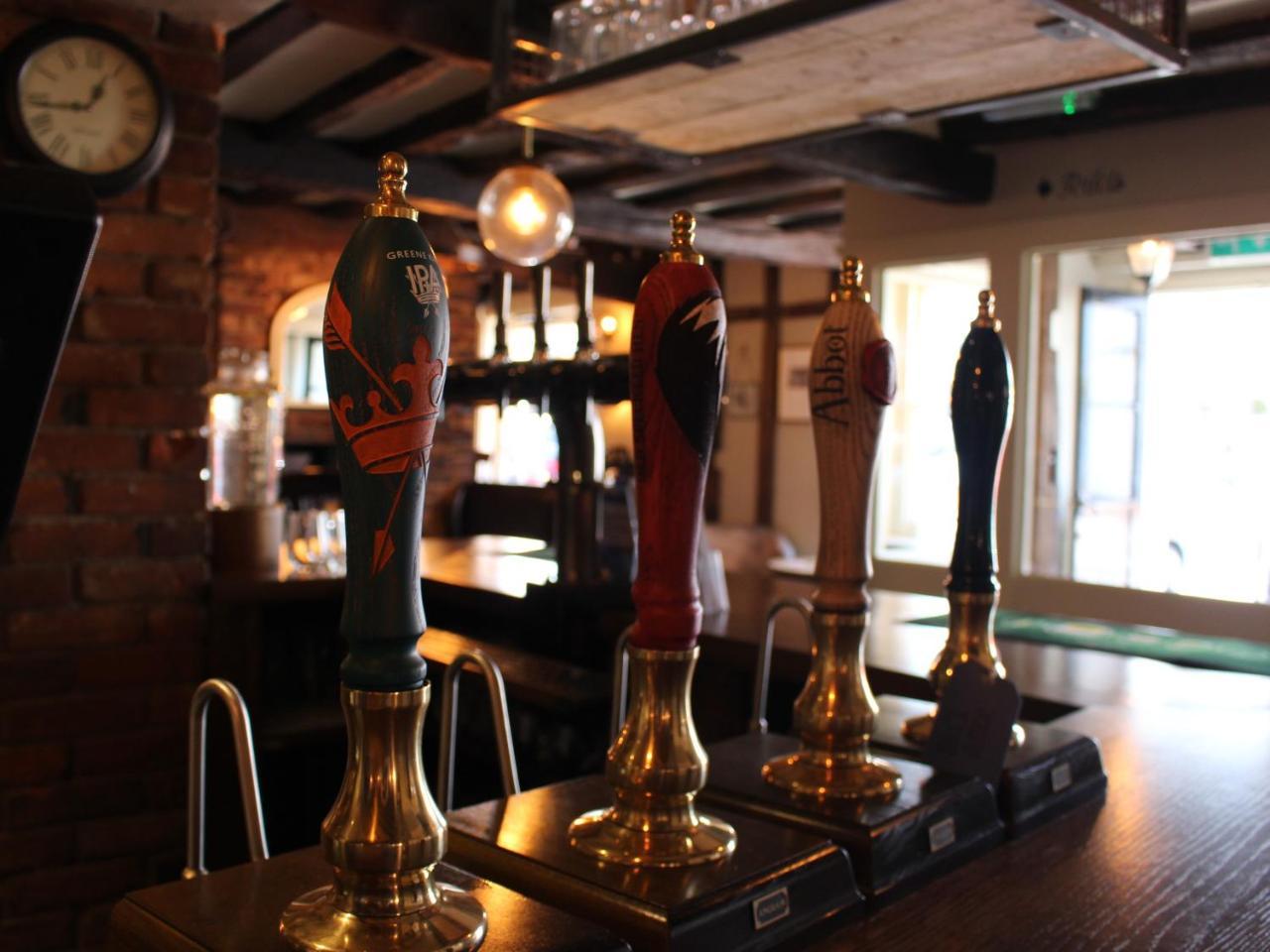 The Bell Hotel Clare Luaran gambar