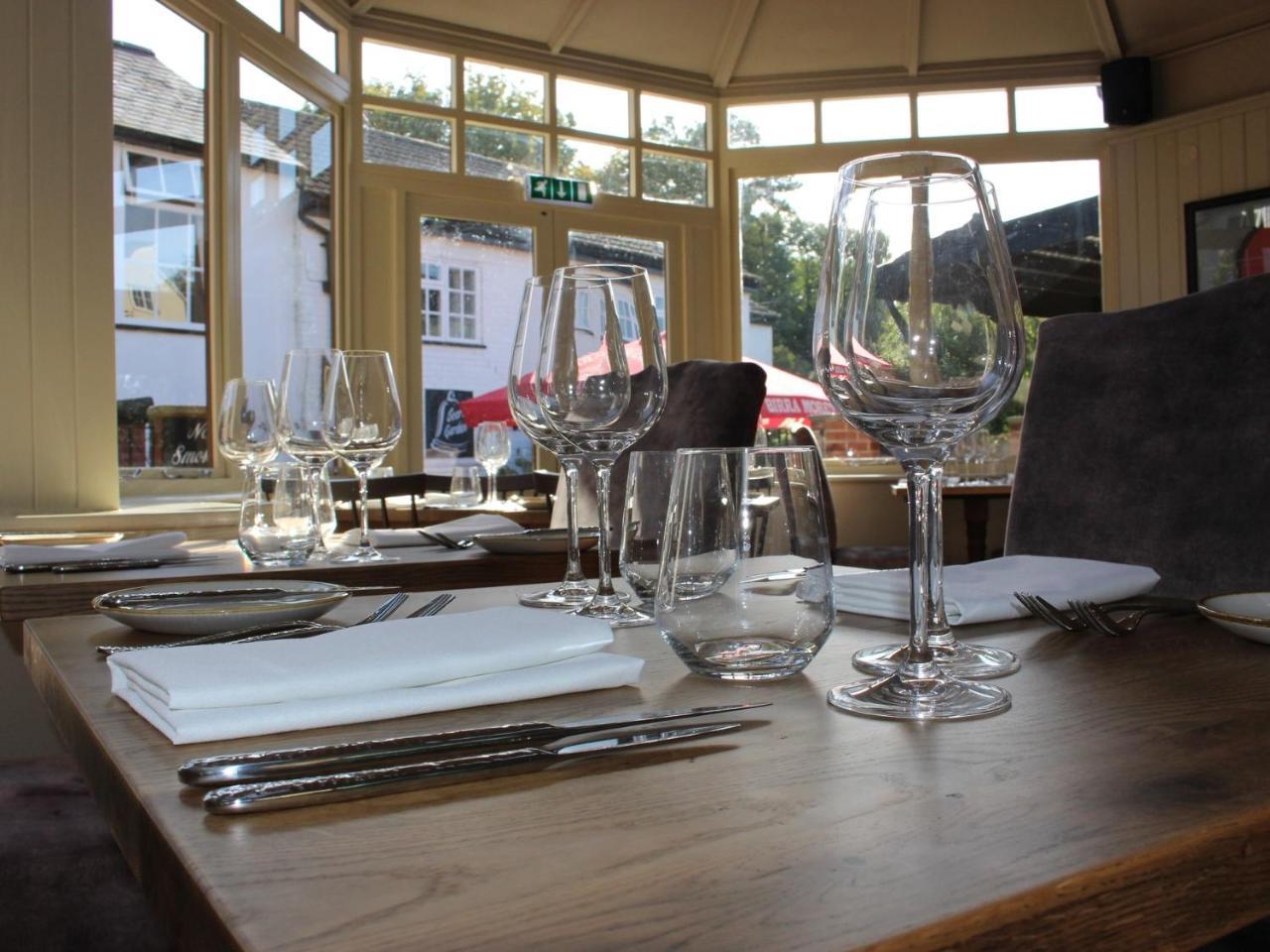 The Bell Hotel Clare Luaran gambar