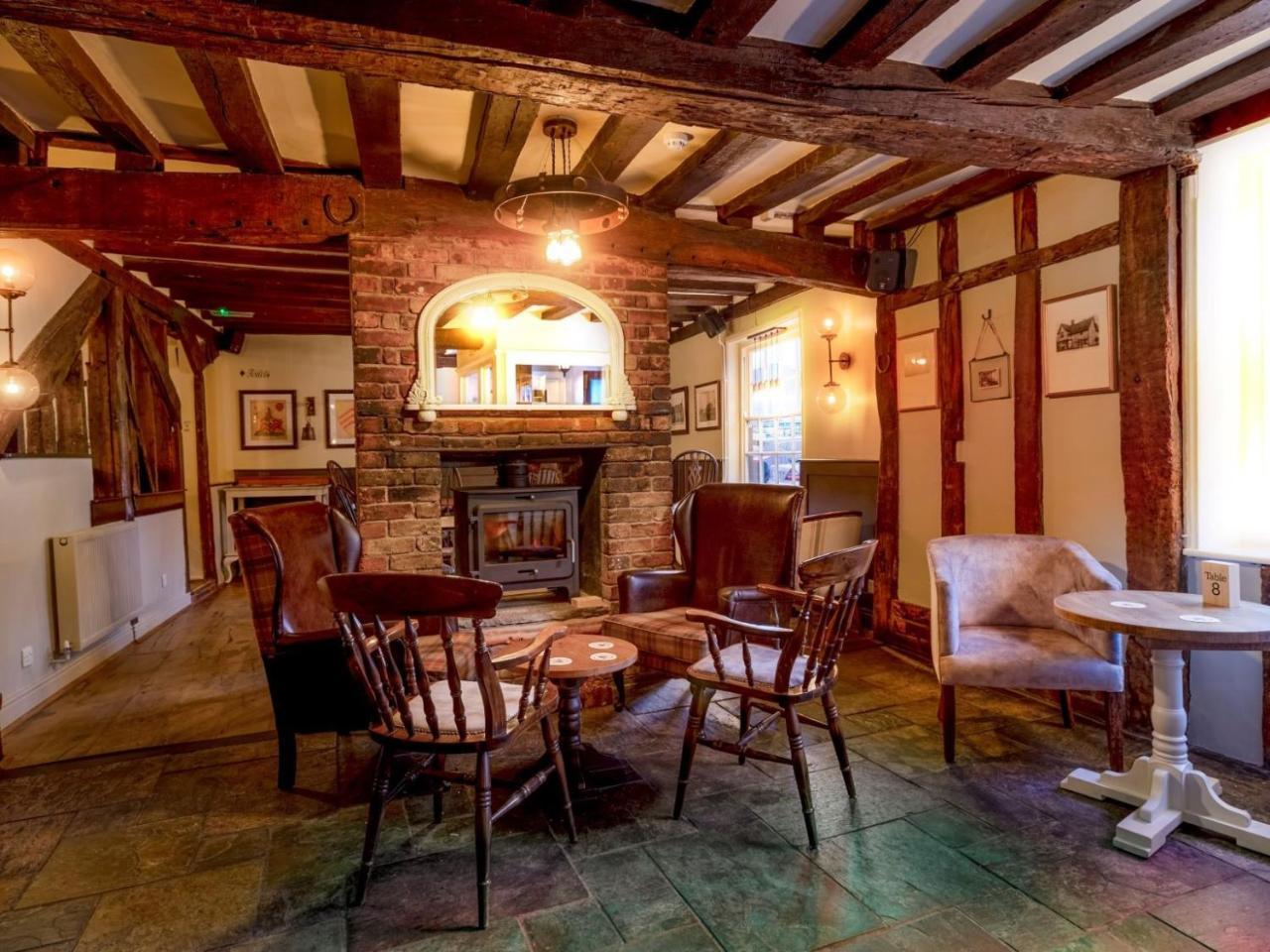 The Bell Hotel Clare Luaran gambar