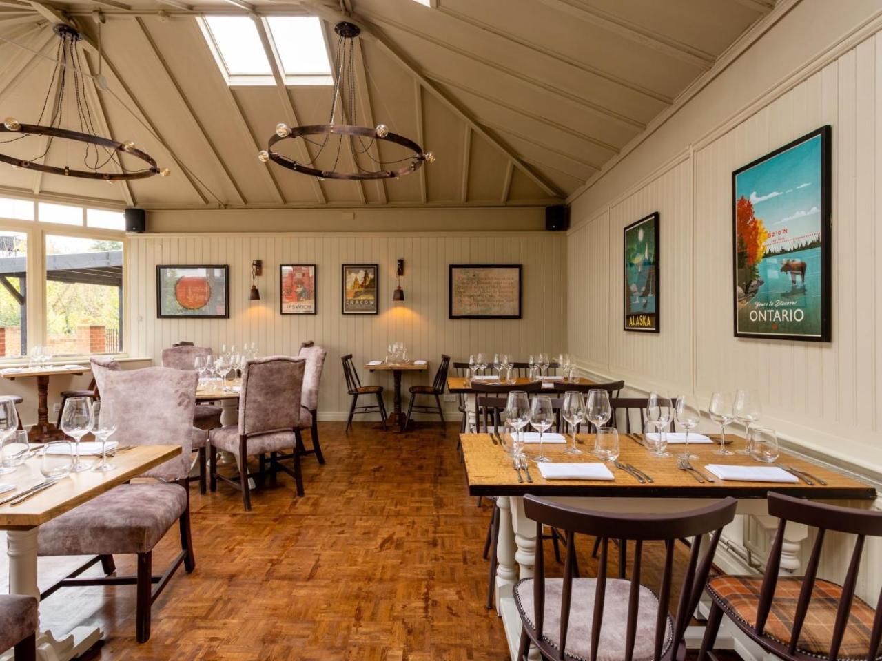 The Bell Hotel Clare Luaran gambar