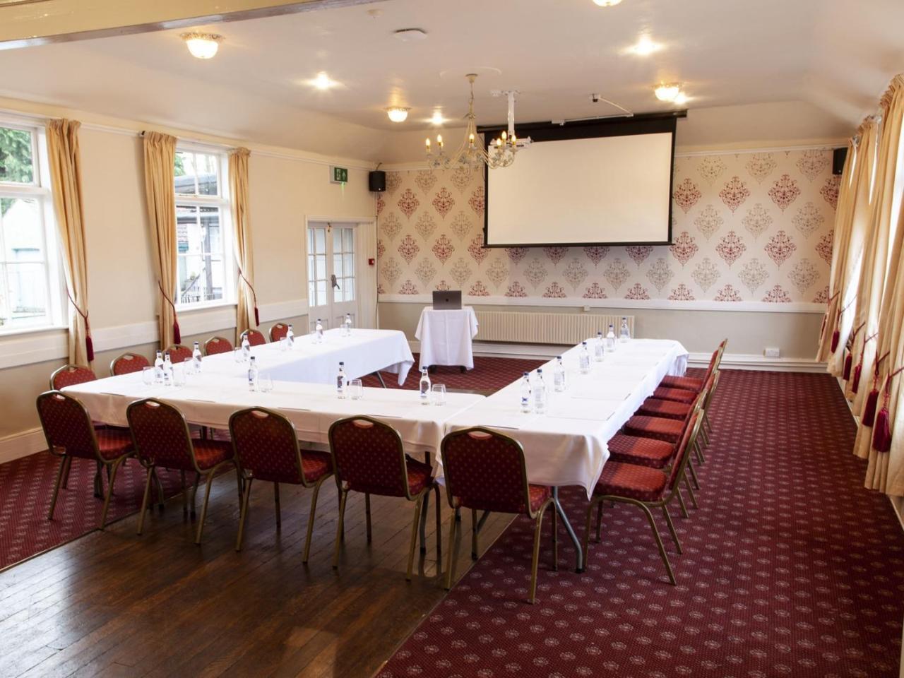The Bell Hotel Clare Luaran gambar