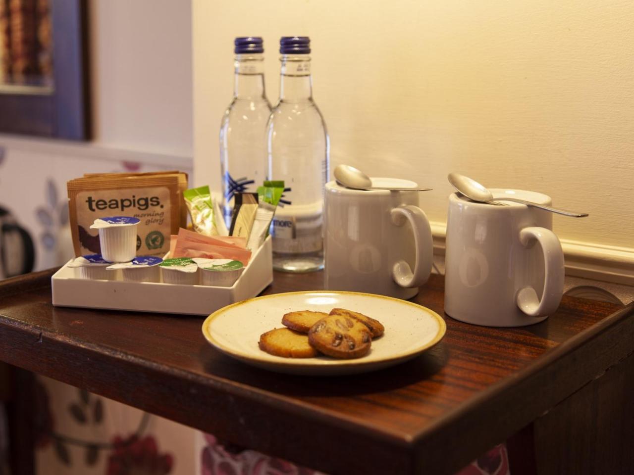 The Bell Hotel Clare Luaran gambar