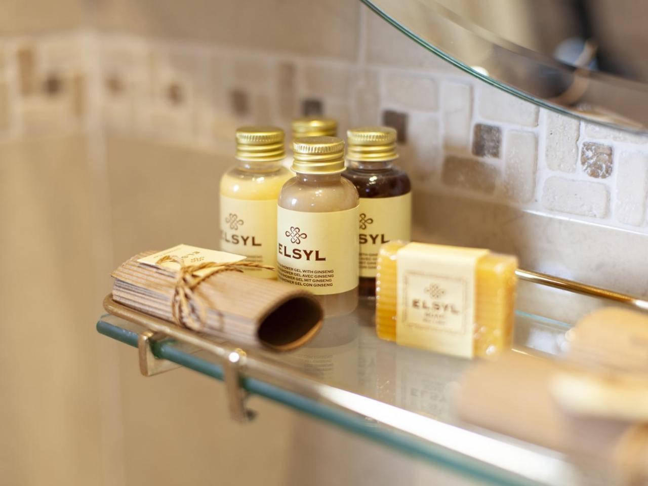 The Bell Hotel Clare Luaran gambar