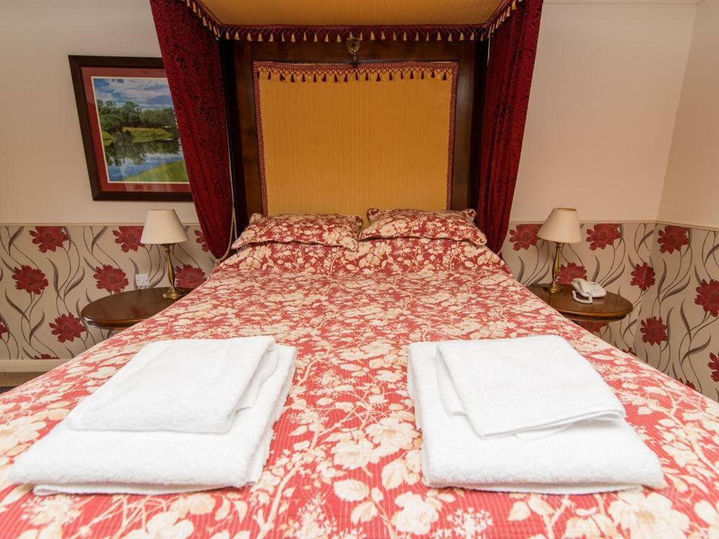 The Bell Hotel Clare Luaran gambar