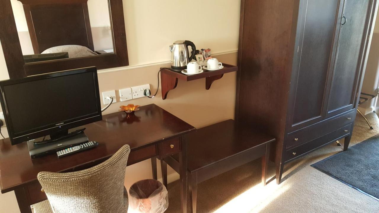 The Bell Hotel Clare Luaran gambar
