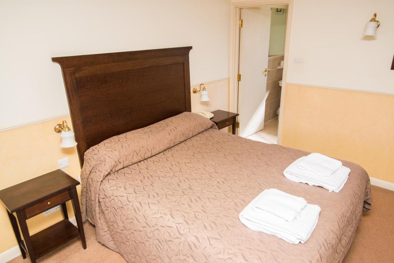 The Bell Hotel Clare Luaran gambar
